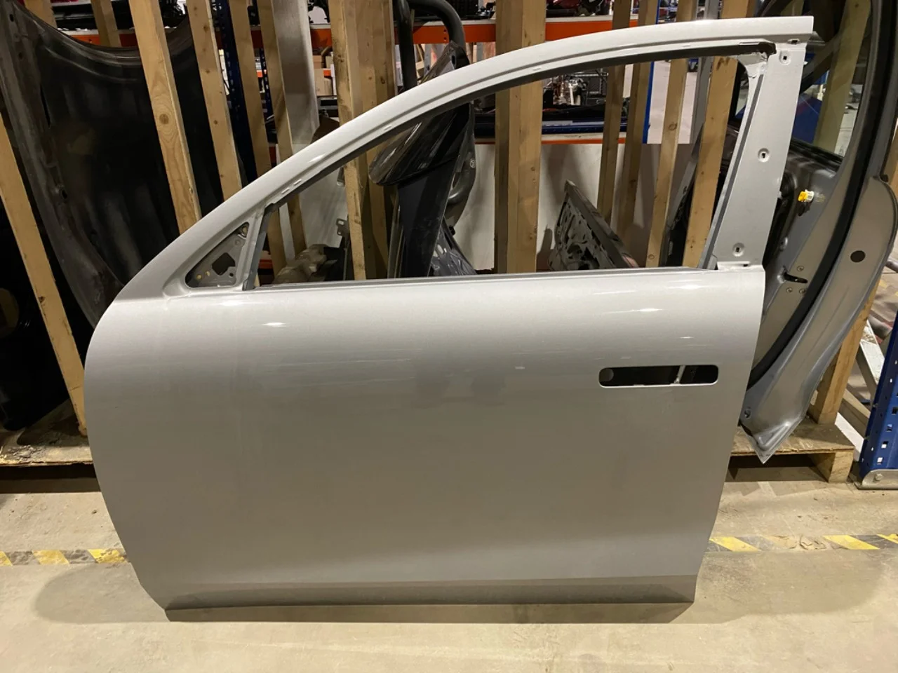 Hyundai IONIQ 6 CE 2023->> Ajtó, 4 ajtós, első, bal nézet 3