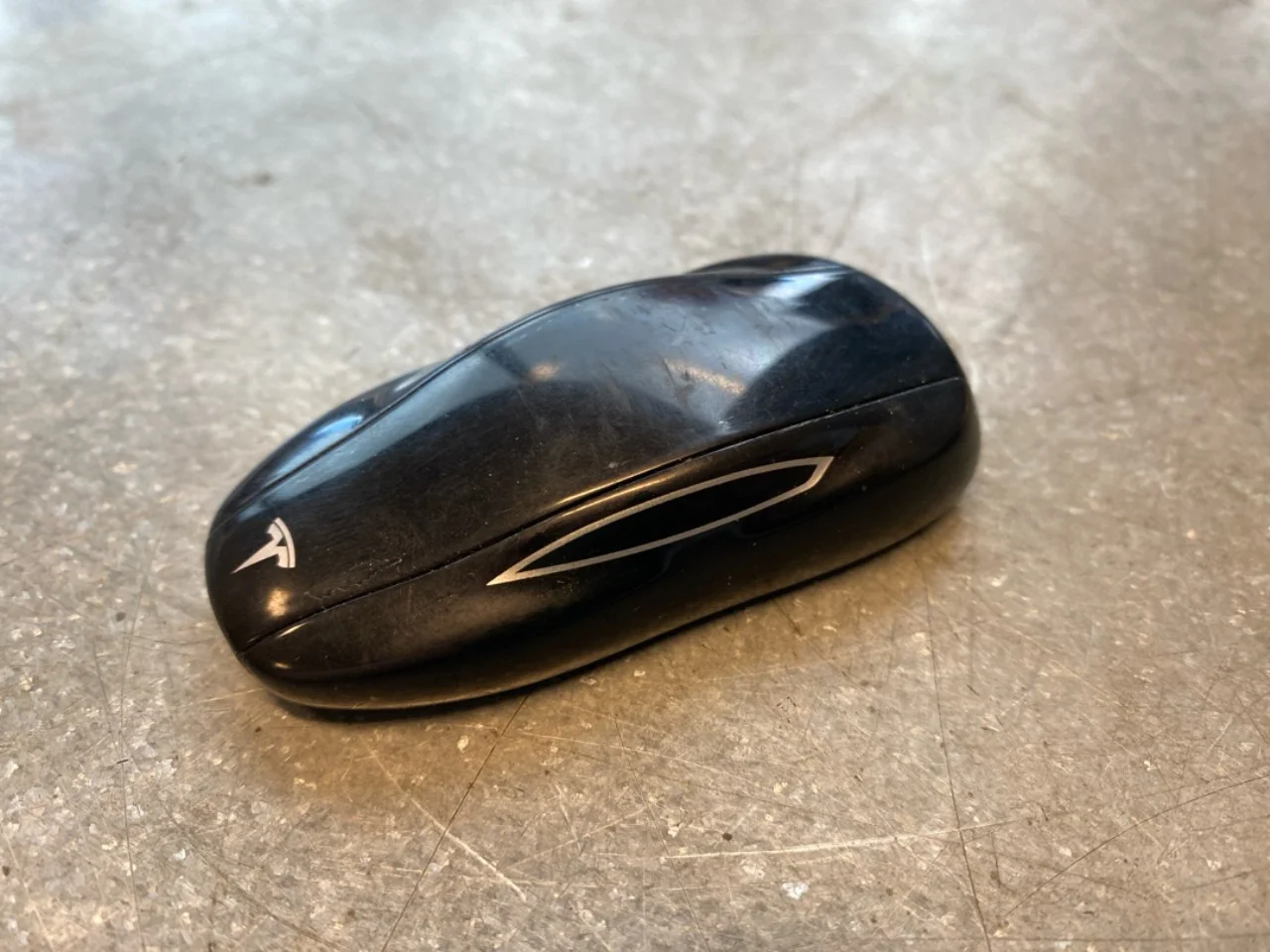 Tesla MODEL S 2013- Remote control, central locking / alarm