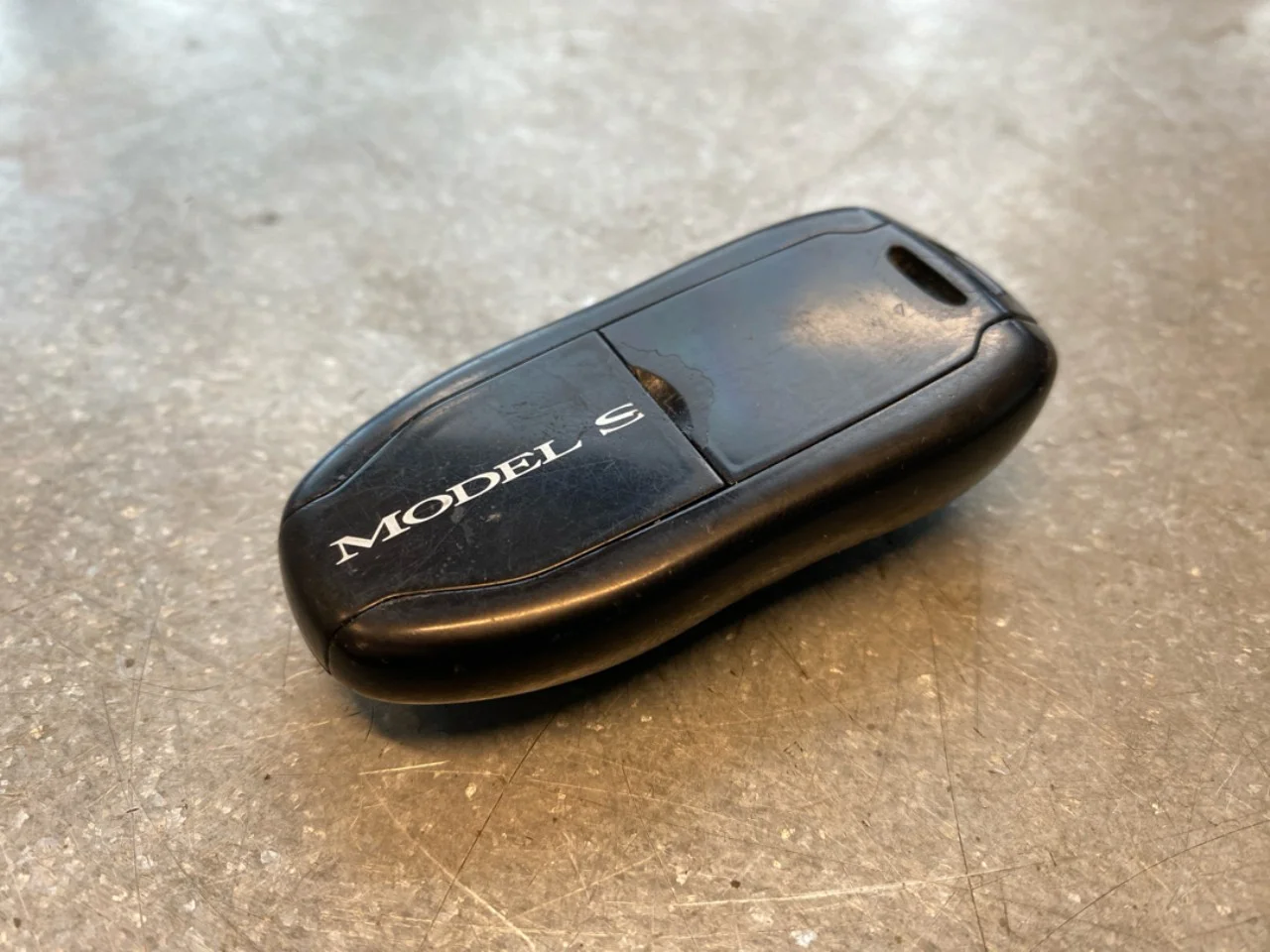 Tesla MODEL S 2013- Remote control, central locking / alarm view 2