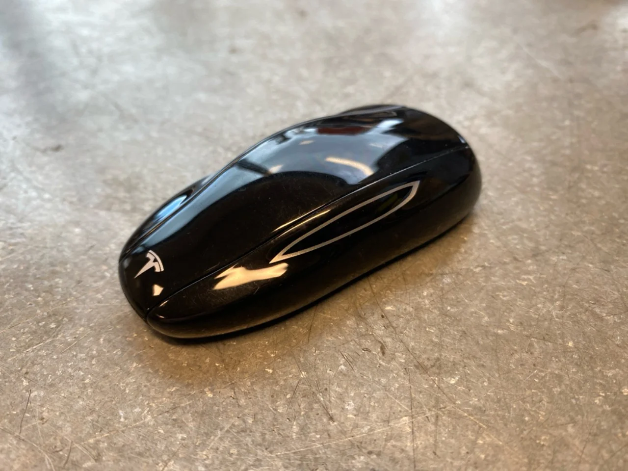 Tesla MODEL S 2013- Remote control, central locking / alarm