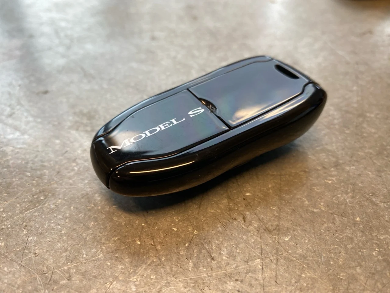 Tesla MODEL S 2013- Remote control, central locking / alarm view 2