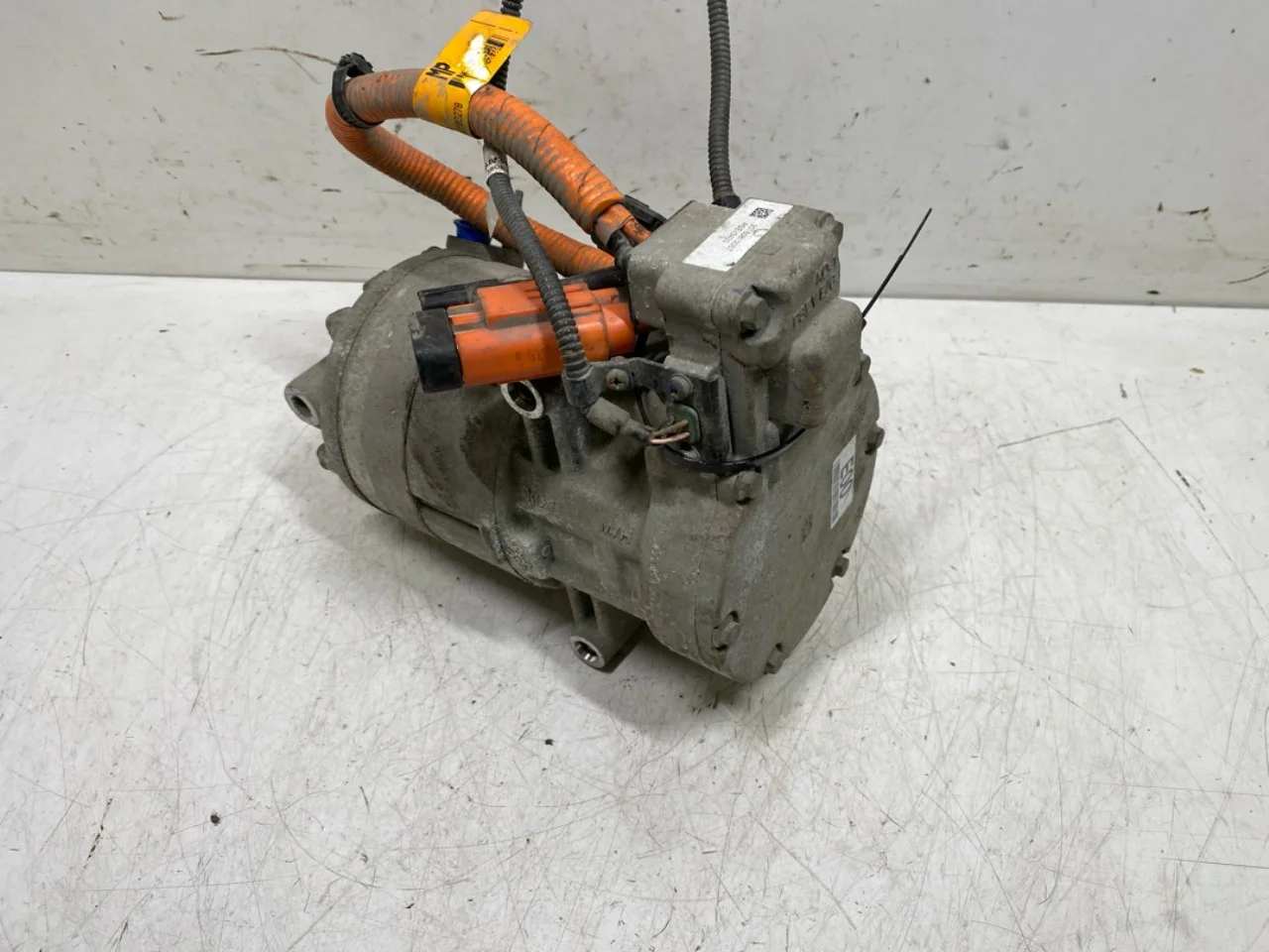 Kia SOUL 2009- A/C compressor view 4