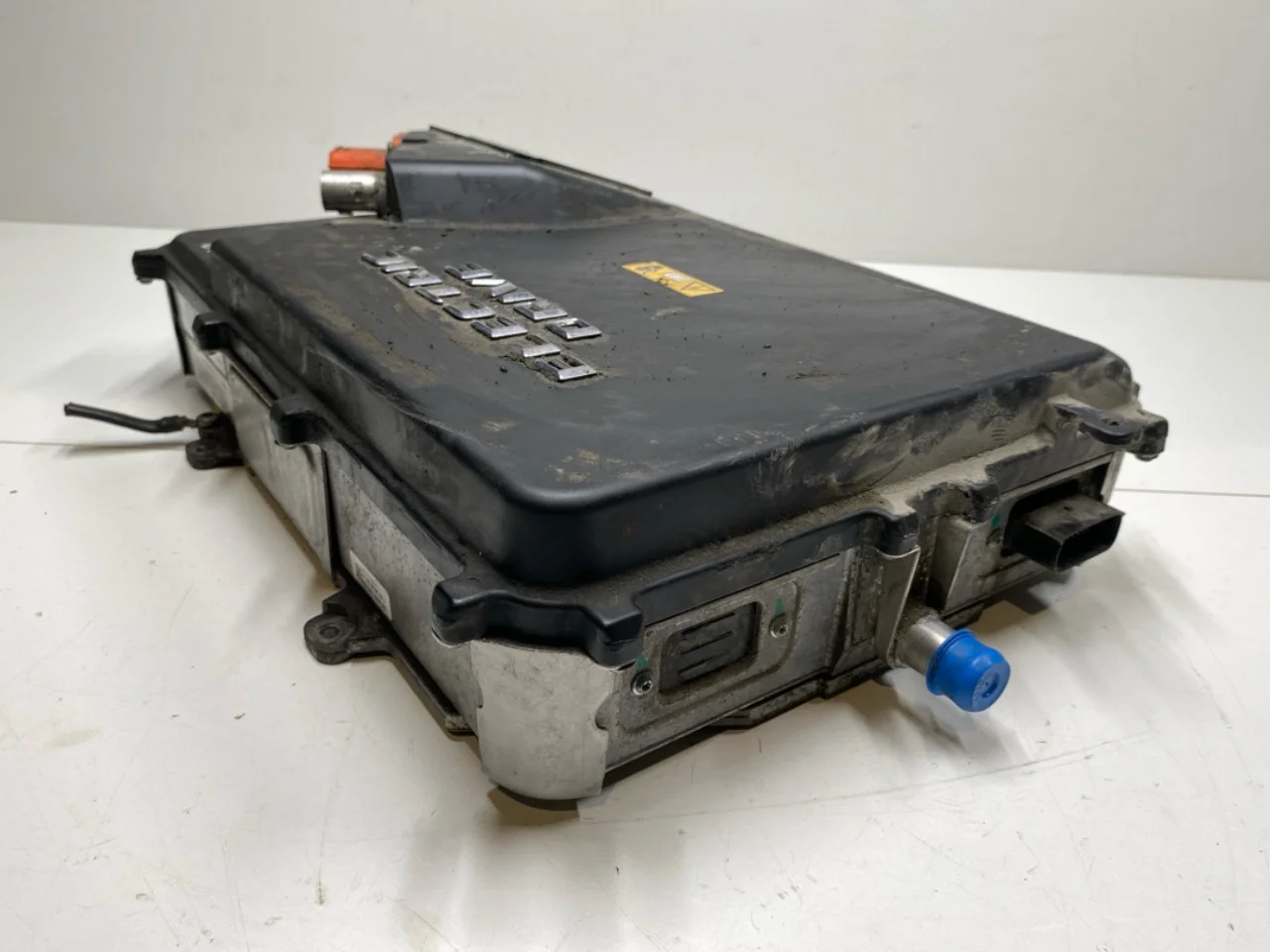 Mercedes B 180-200 W246/W242 2012-19 Akkumulátortöltő nézet 4