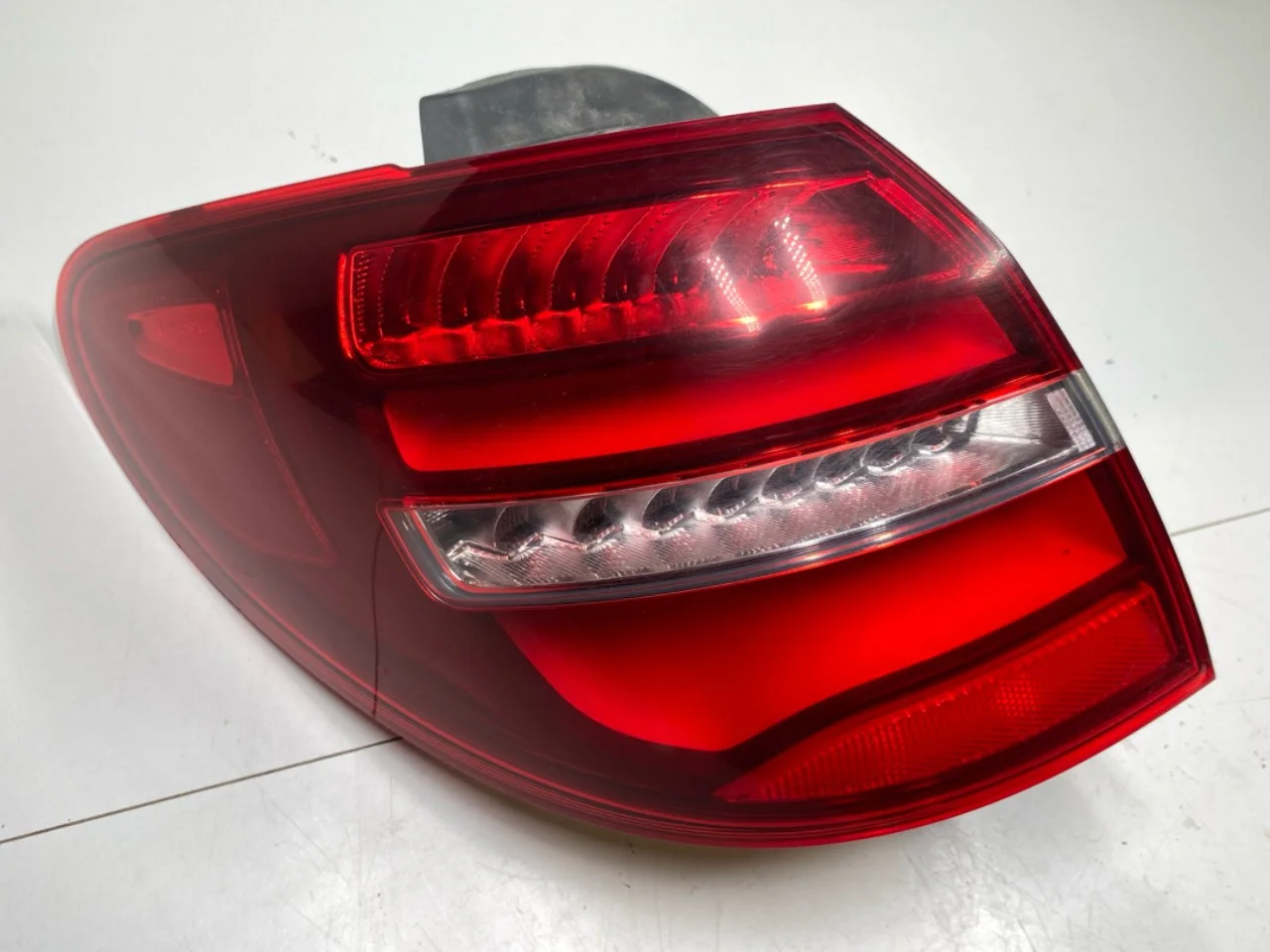 Mercedes B 180-200 W246/W242 2012-19 Hátsó lámpa, bal