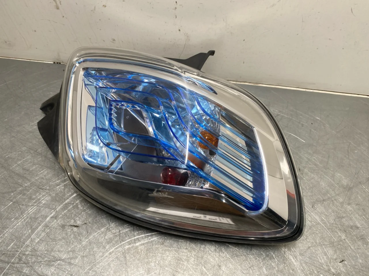 Renault ZOE/E- TECH 2013--> Right tail light view 4