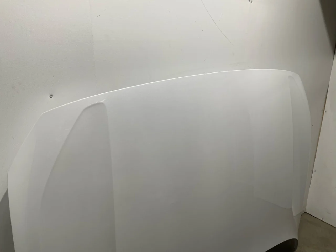 Polestar 2 2020- Capotă motor vedere 3