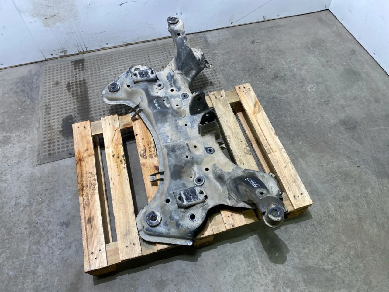 Kia SOUL 2009- Front subframe view 2