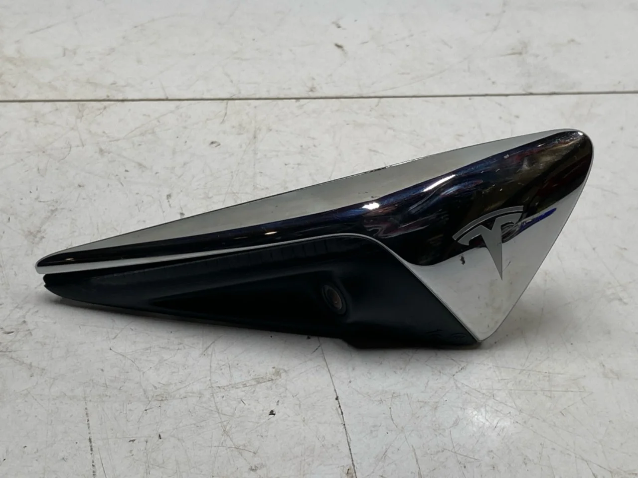 Tesla MODEL 3 2017--> Külső kamera