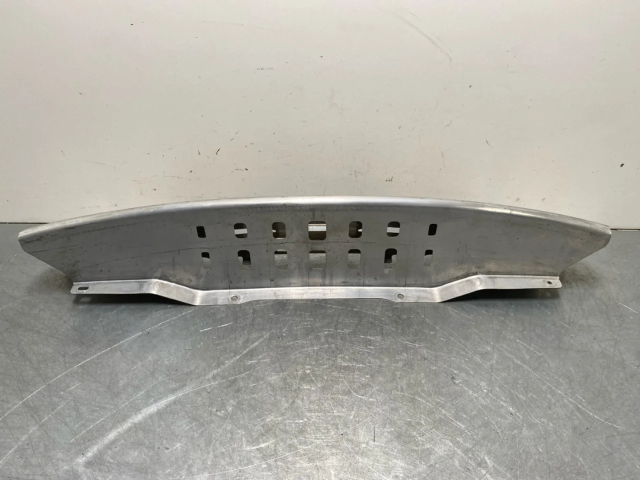 Tesla MODEL Y 2021- Homloklemez, felső