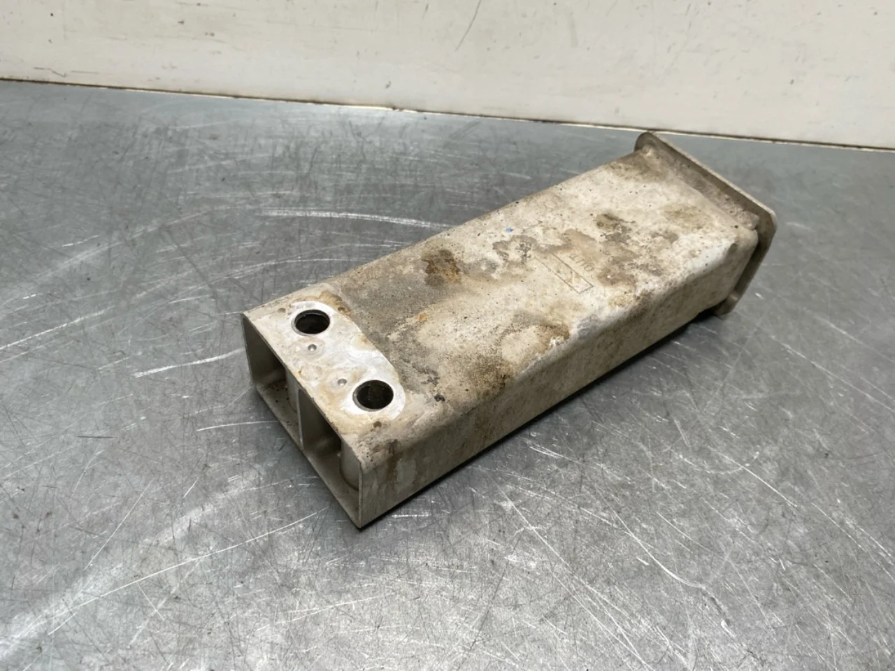 Tesla MODEL Y 2021- Bumper impact absorber, front view 2