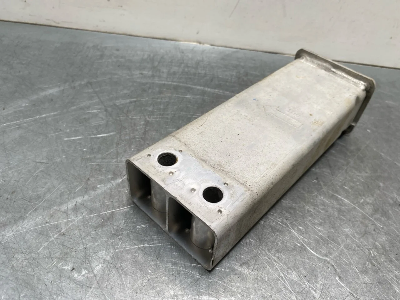 Tesla MODEL Y 2021- Bumper impact absorber, front view 2