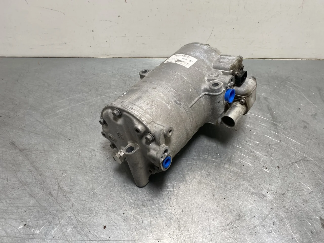 Mercedes B 180-200 W246/W242 2012-19 A/C compressor view 2