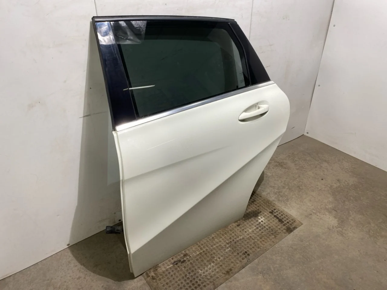 Mercedes B 180-200 W246/W242 2012-19 Ajtó, 4 ajtós, hátsó, bal nézet 2