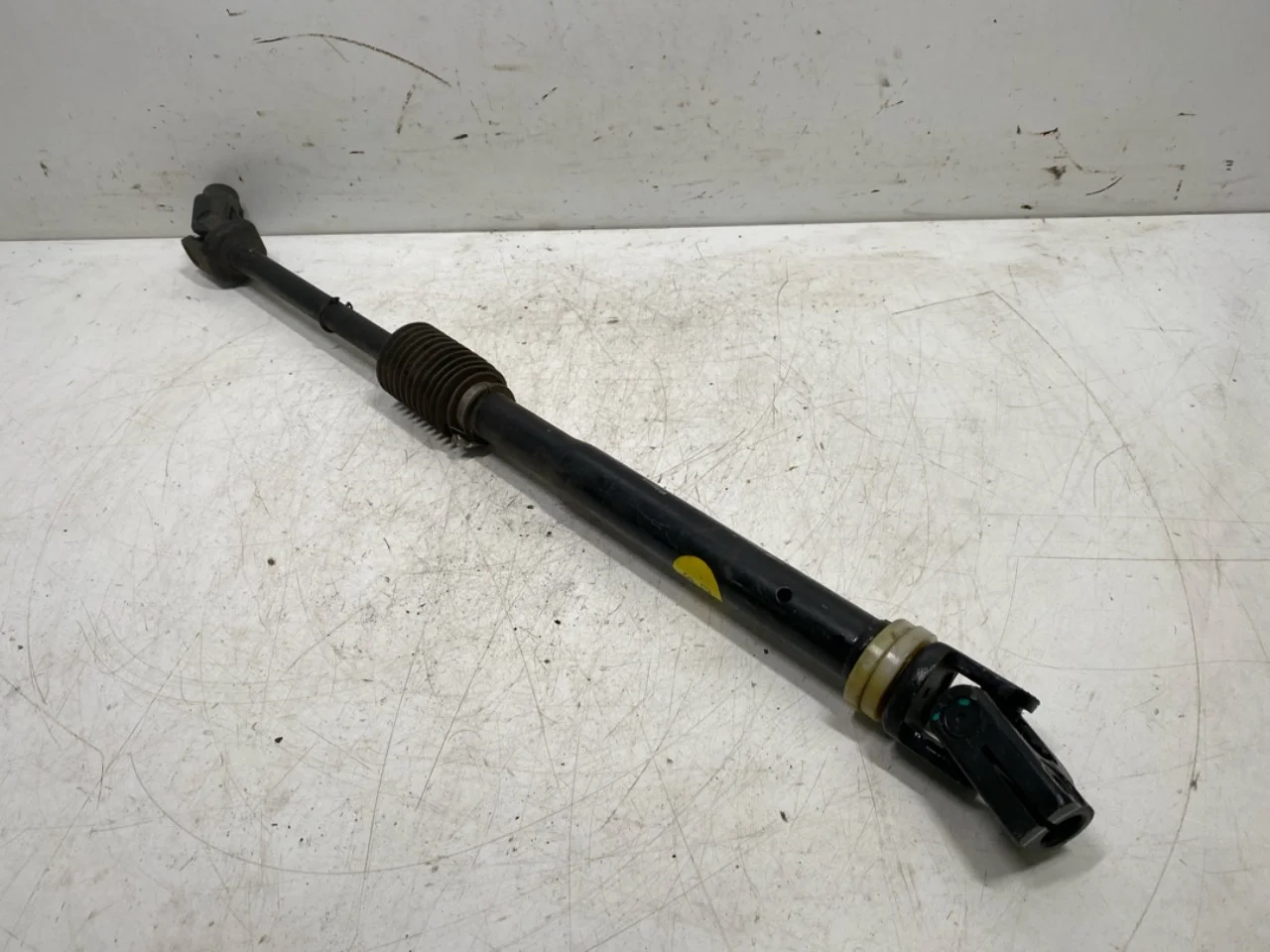 Hongqi E-HS9 2022- Steering column universal joint view 2