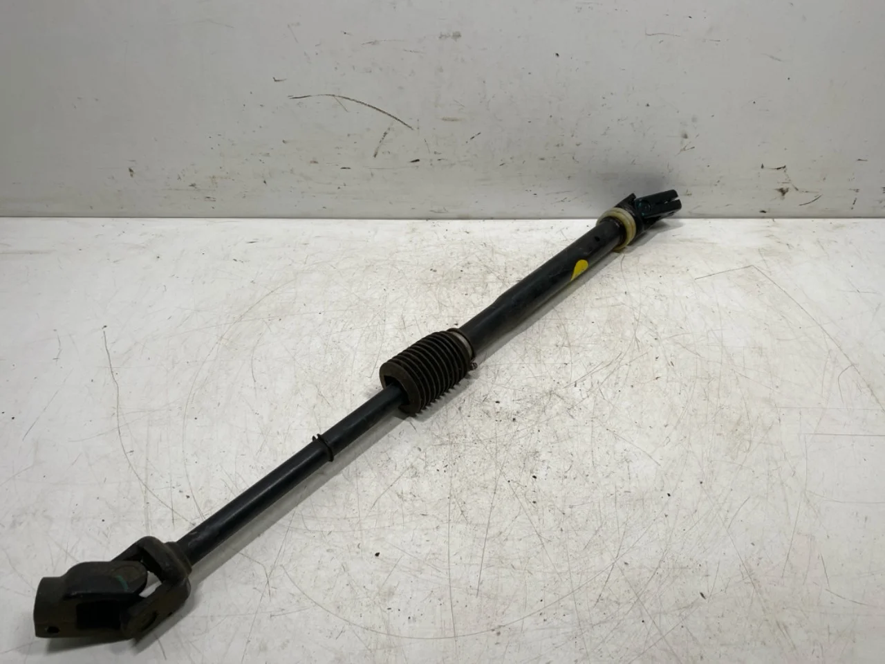 Hongqi E-HS9 2022- Steering column universal joint view 3