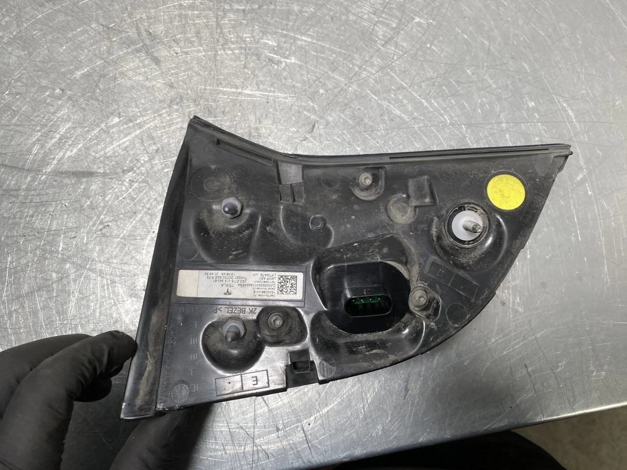 Tesla MODEL Y 2021- Rear light, left, on tailgate (inner) view 2