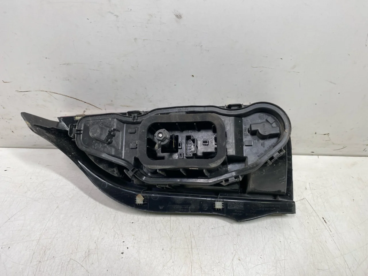 Skoda CITIGO Left tail light view 4