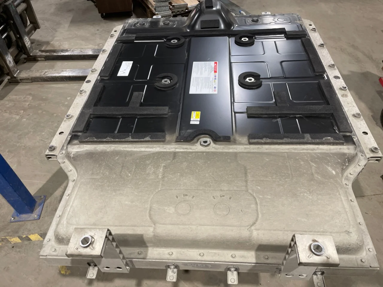 Hyundai KONA 2023- High-voltage battery view 3