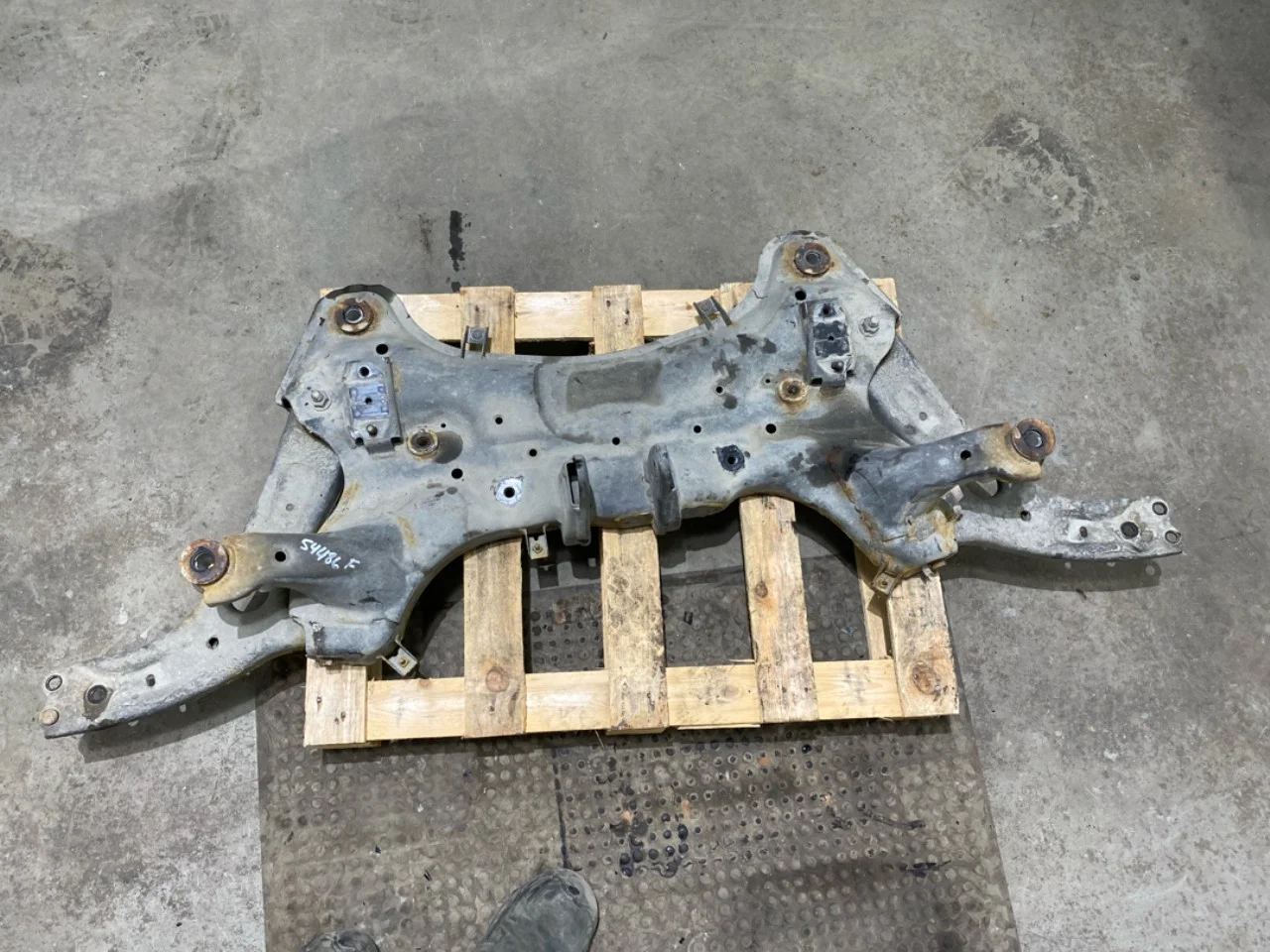 Kia SOUL 2009- Front subframe view 4