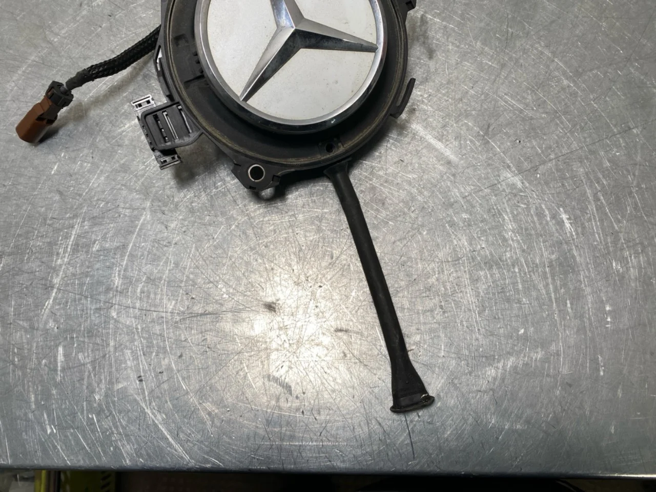 Mercedes EQA H243 2021- Tailgate exterior handle view 2