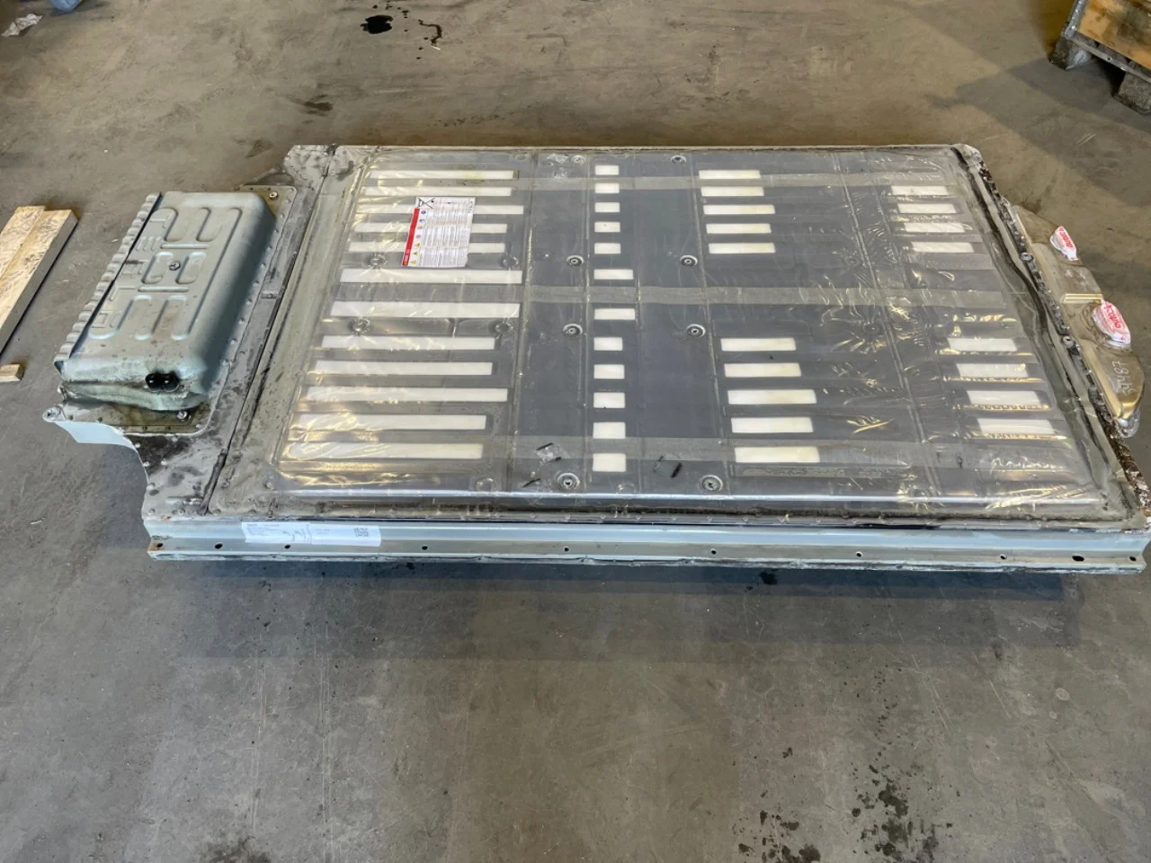 Tesla MODEL S 2013- High-voltage battery view 3