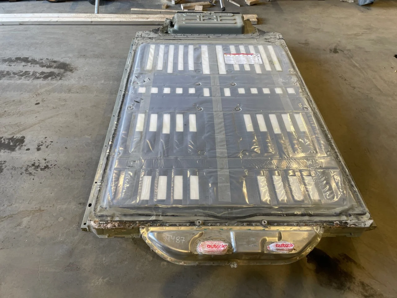 Tesla MODEL S 2013- High-voltage battery view 4