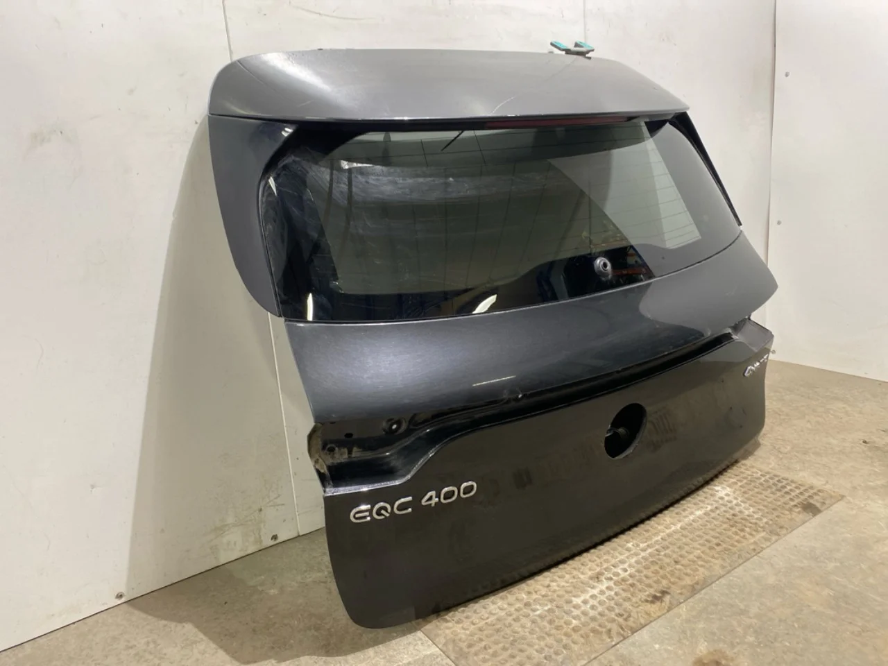 Mercedes EQC 2020- Tailgate, estate view 2