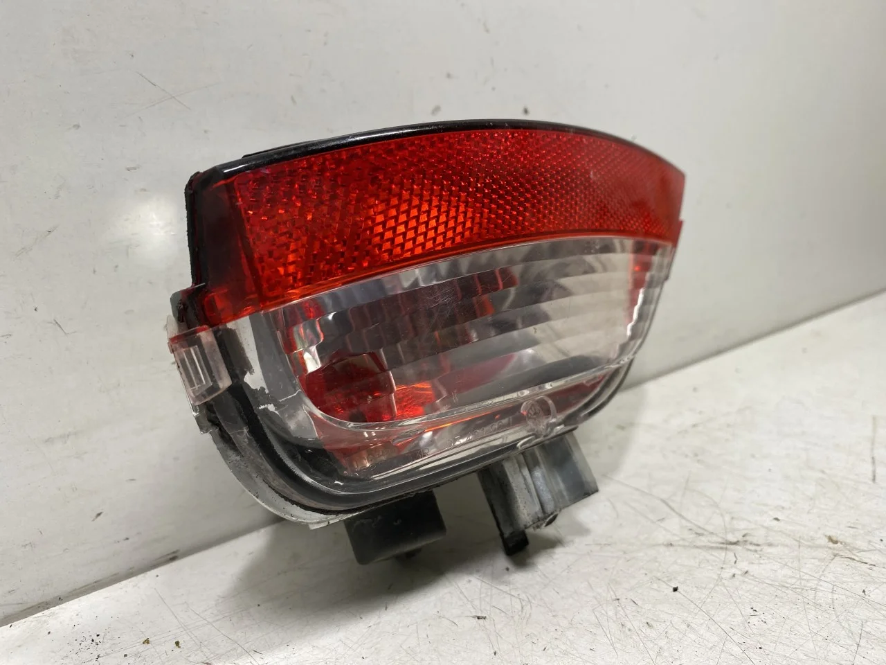 Renault ZOE/E- TECH 2013--> Left tail light view 2