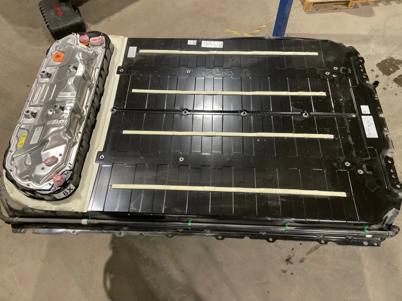 Tesla MODEL Y 2021- Nagyfeszültségű akkumulátor