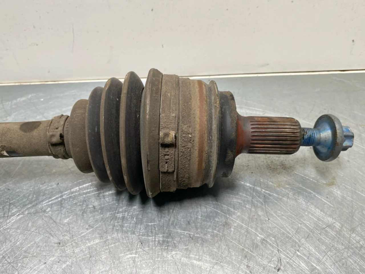 Mercedes EQC 2020- Front right driveshaft view 2
