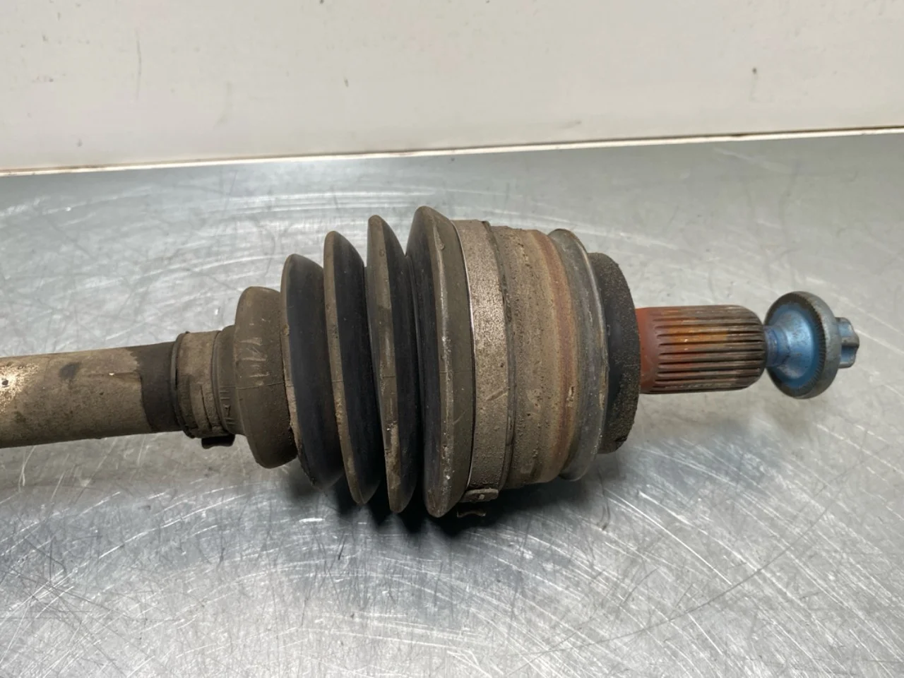 Mercedes EQC 2020- Front left driveshaft view 2