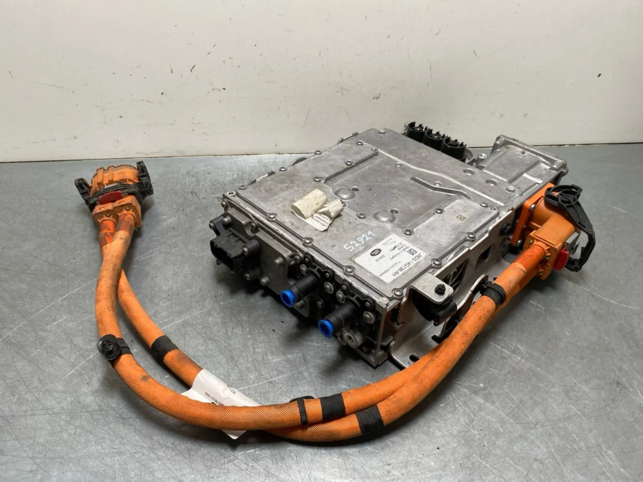 Jaguar I-PACE 2018- Inverter, 12-220V nézet 2