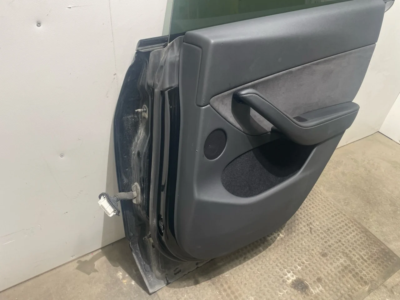 Tesla MODEL Y 2021- Ușă, 4 uși, spate dreapta vedere 2