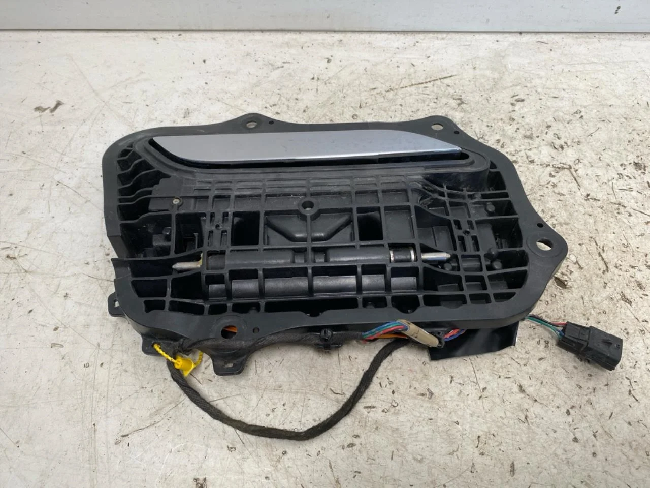 Tesla MODEL S 2013- Ajtó külső kilincs, jobb