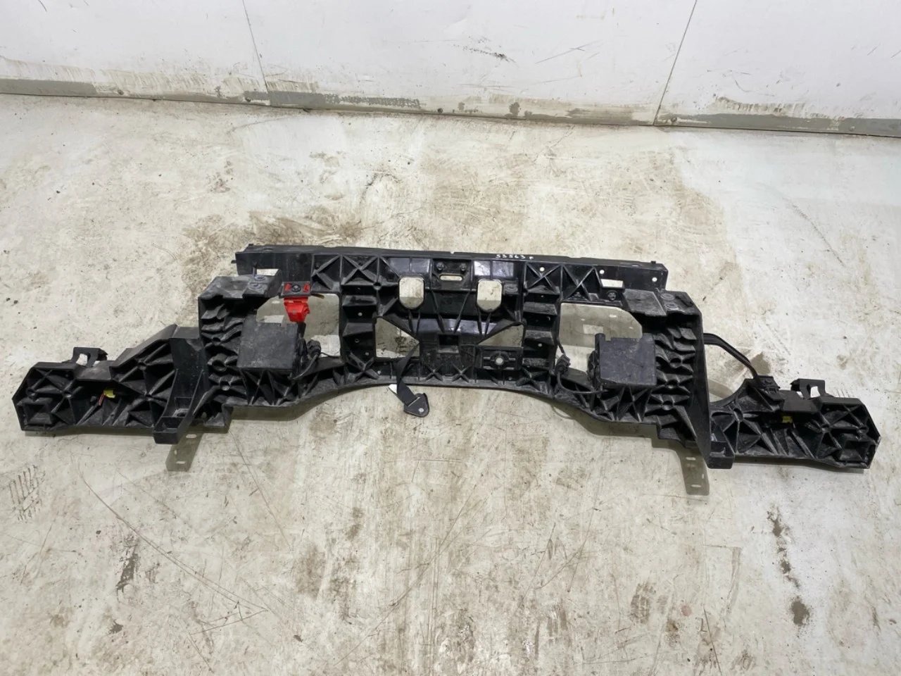 Volkswagen ID BUZZ/CARGO 2022- Upper front panel view 4