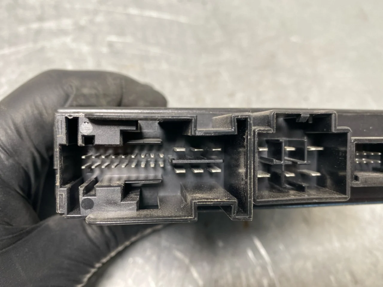 BMW IX 2022- Control unit, towbar view 3