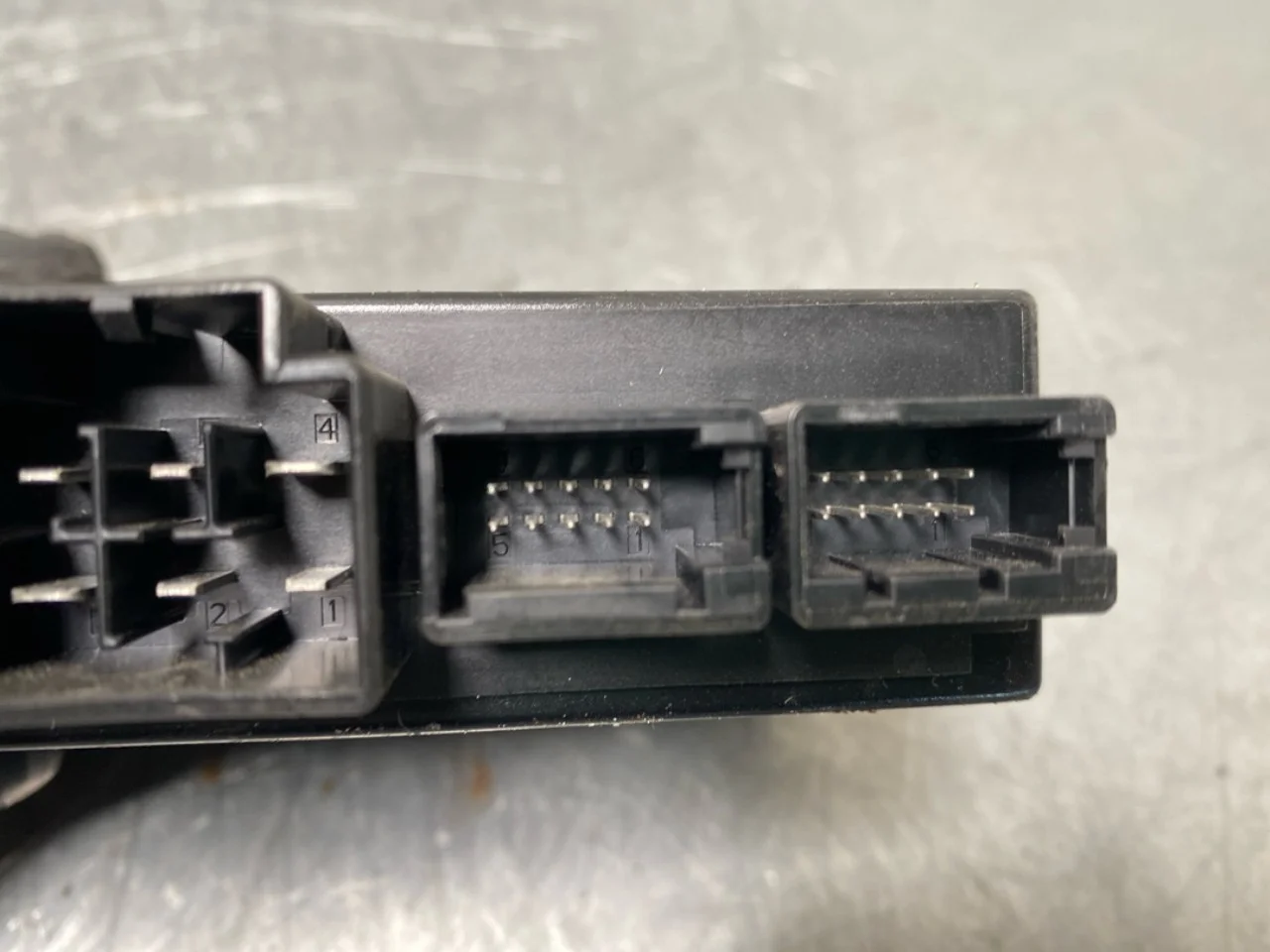BMW IX 2022- Control unit, towbar view 4
