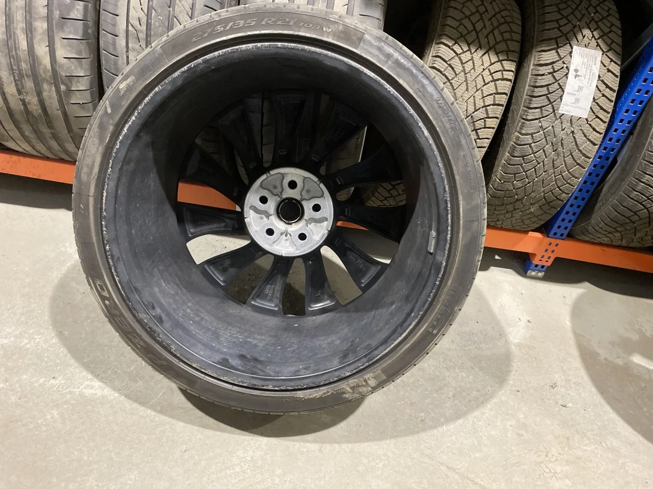 Tesla MODEL Y 2021- Alufelni view 2