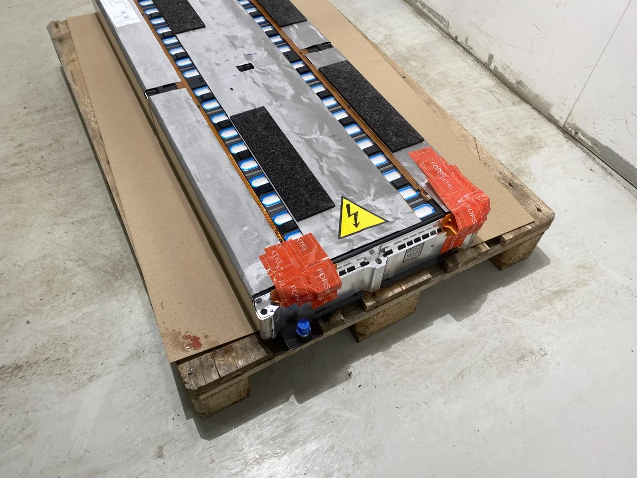 High-voltage battery cell / module view 4
