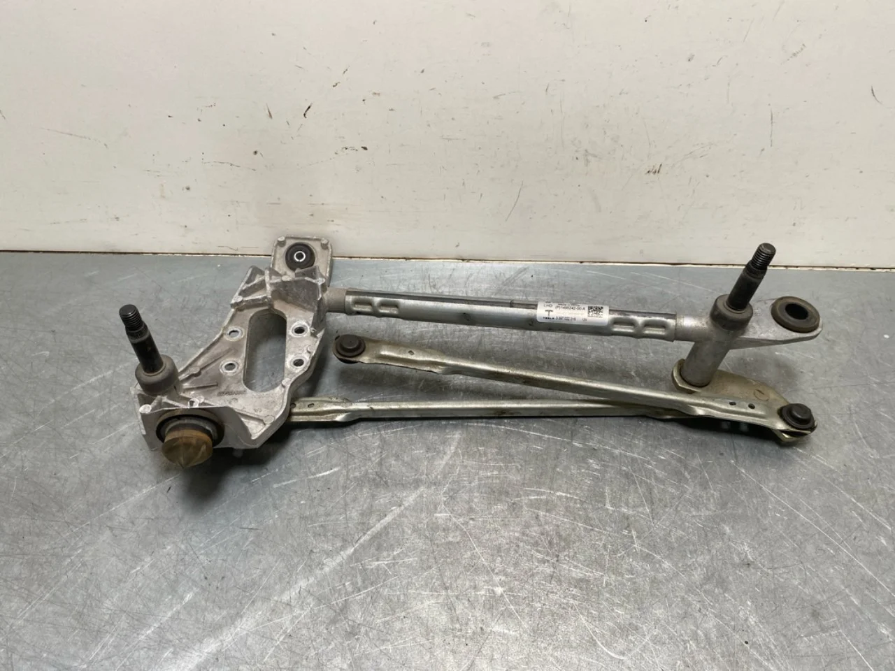 Tesla MODEL Y 2021- Windshield wiper linkage
