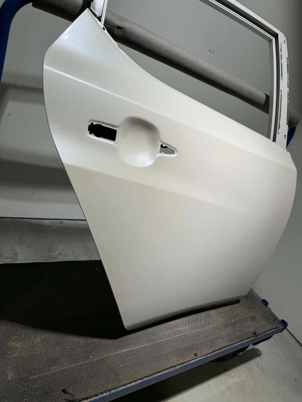 Nissan LEAF 2017-24 Ușă, 4 uși, spate dreapta vedere 3