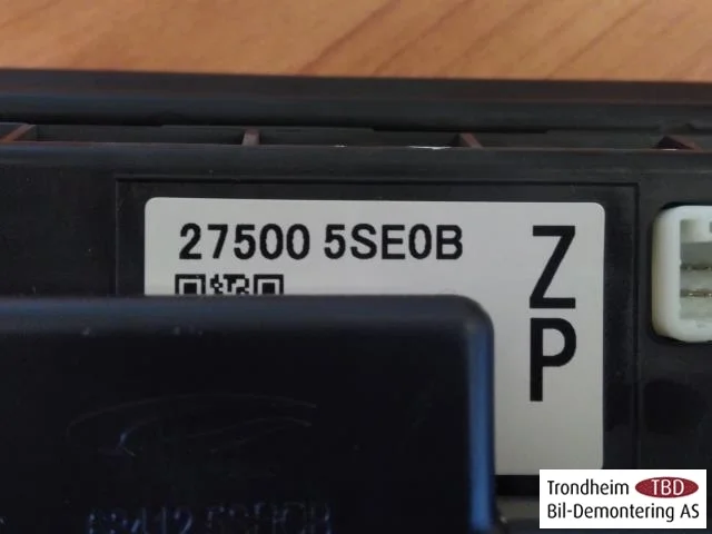 Nissan LEAF 2017-24 Heater control unit view 3