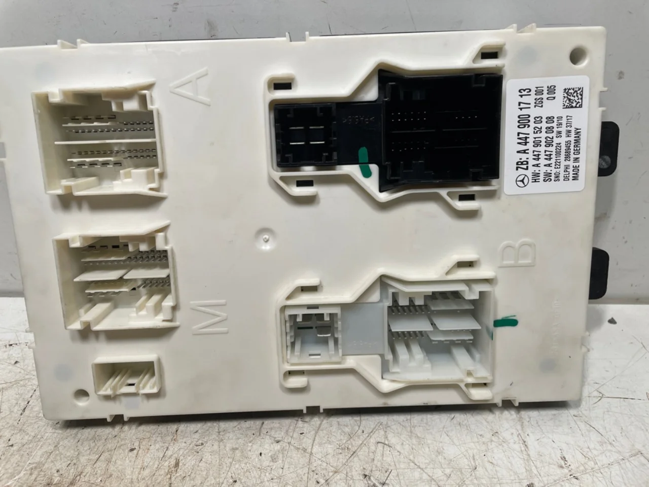 Mercedes V W447//W640/W448 2014- Control unit, other view 3