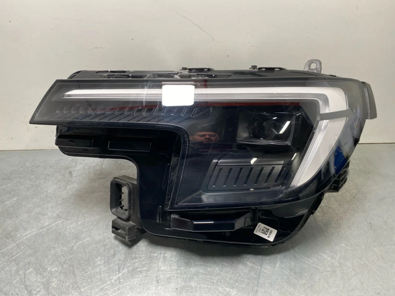 Ford EXPLORER ELECTRIC 2024- Fényszóró, bal