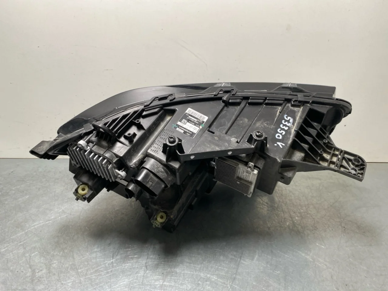 Ford EXPLORER ELECTRIC 2024- Left headlight view 2