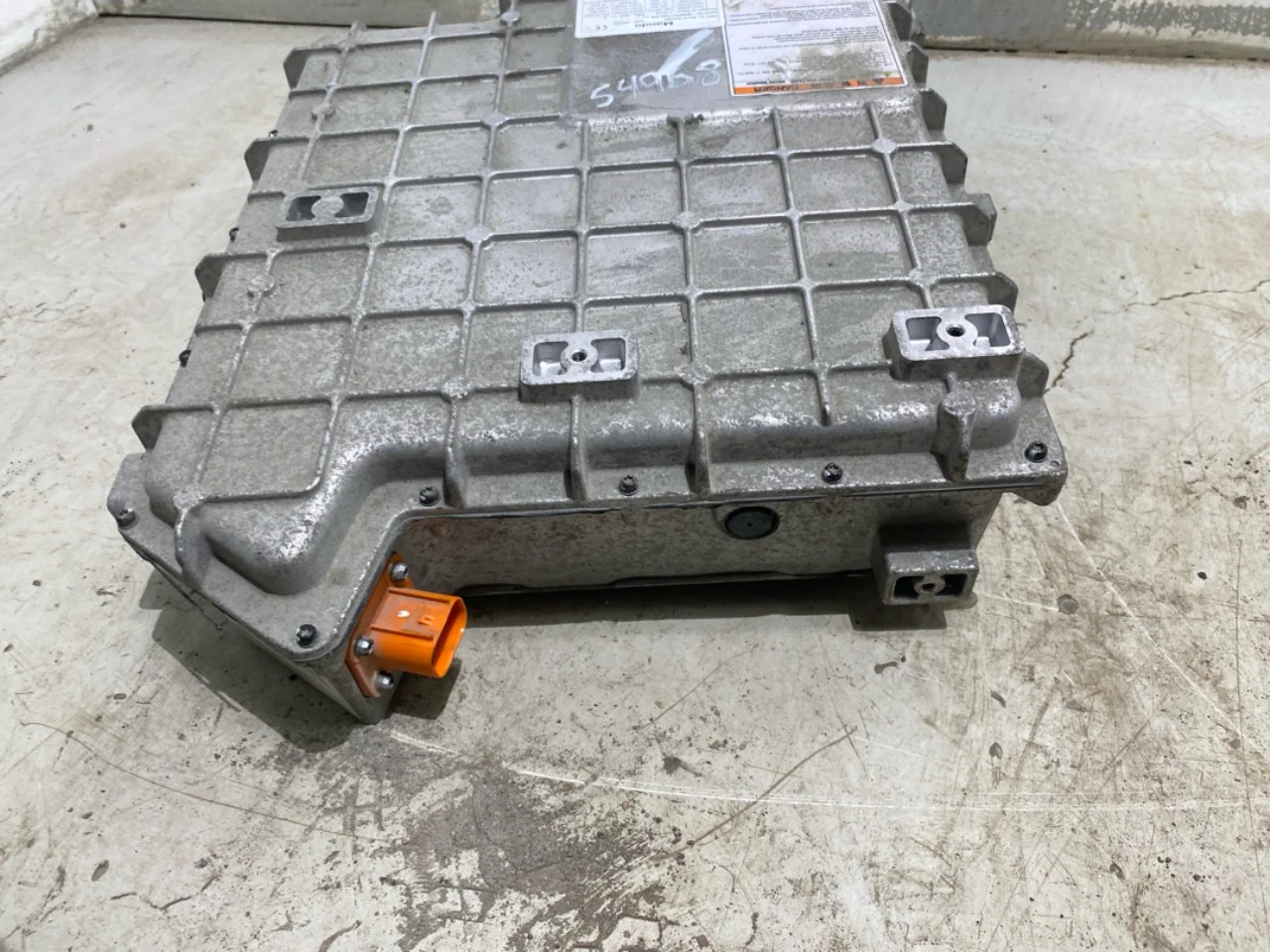 Kia SOUL 2009- Battery charger view 4