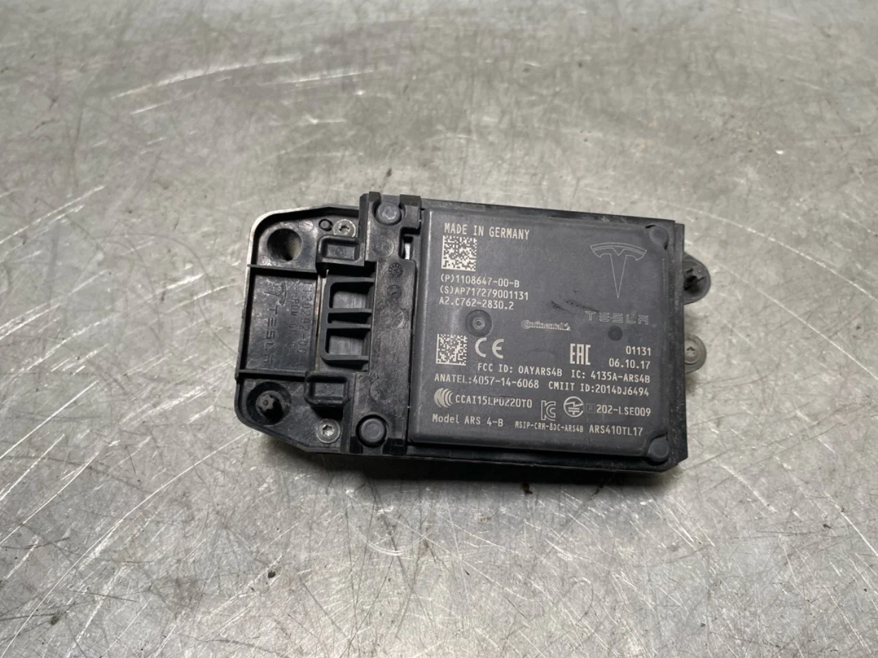 Tesla MODEL S 2013- Adaptive cruise control sensor