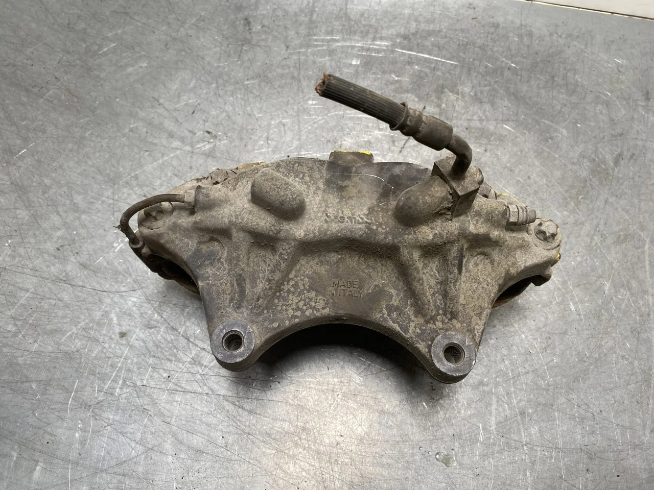 Tesla MODEL S 2013- Front left brake caliper view 4