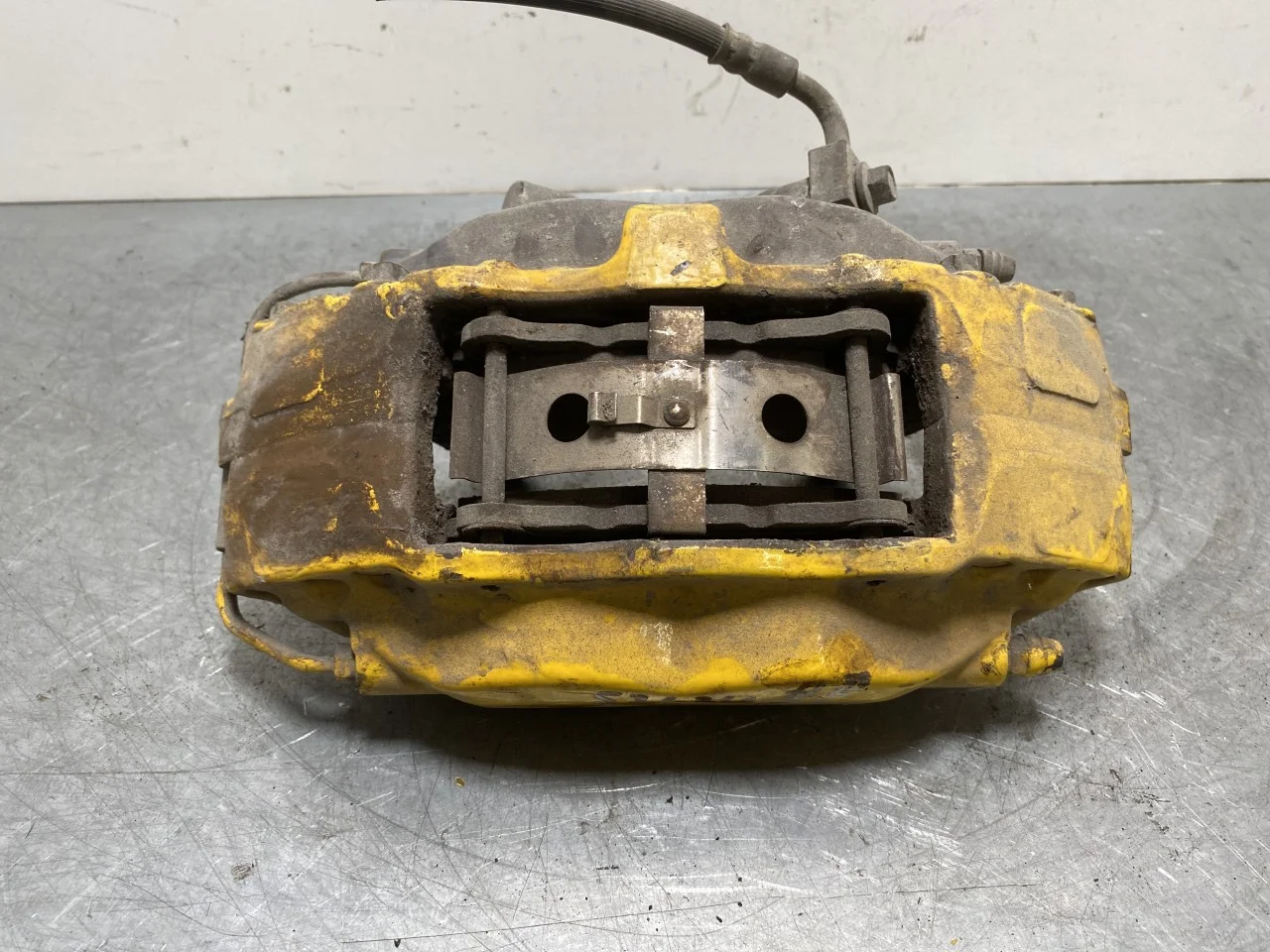 Tesla MODEL S 2013- Front right brake caliper