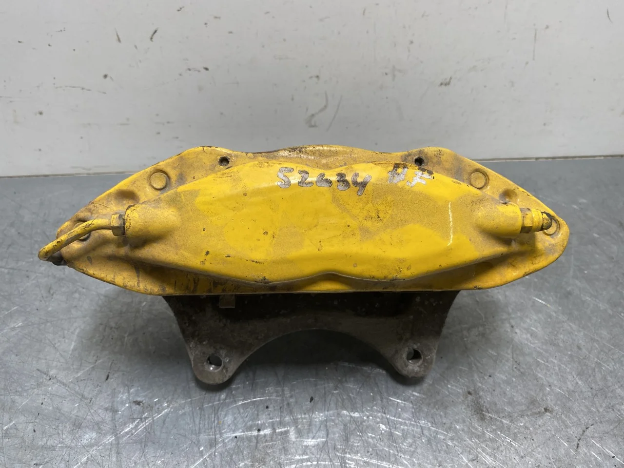 Tesla MODEL S 2013- Front right brake caliper view 2